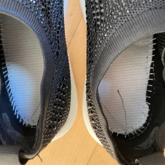 💕Lauren Lorraine "Carin" Crystal Sneaker Womens Size 9 slip on * missing insole - Picture 6 of 9